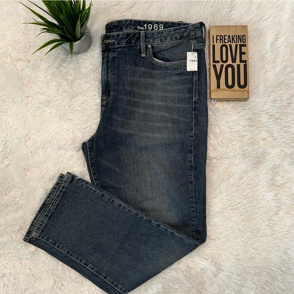 🎉HP🎉 Gap 1969 Real Straight Jeans - Picture 1 of 7